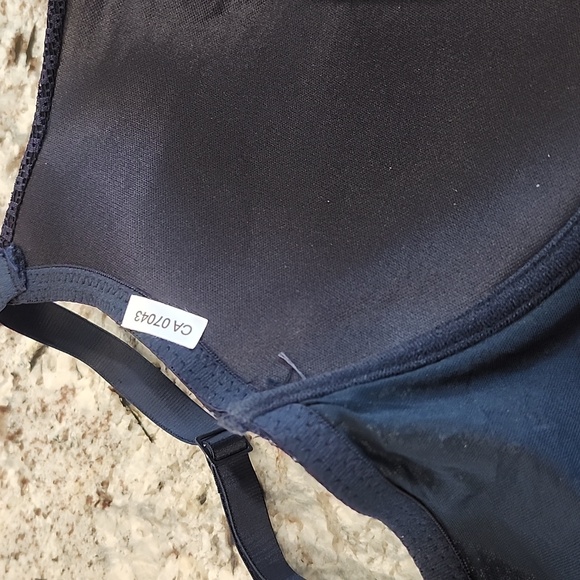 Laura Ashley Navy Bra. NEW. never worn. 40 DD - Picture 3 of 3